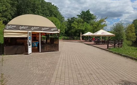 Продаются два кафе (сезонные) в парке Победы