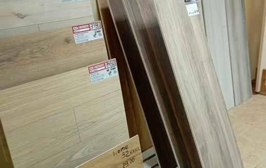 СРОЧНО ПРОДАМ МАГАЗИН ДВЕРЕЙ И ЛАМИНАТА