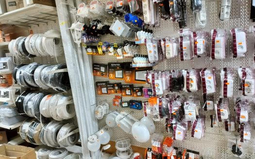 Продается большой магазин в Любани