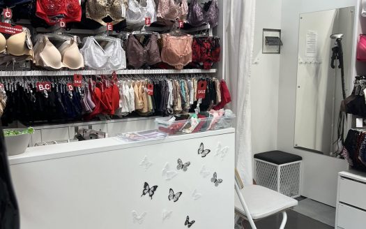 Продается магазин в главном корпусе ЭКСПОБЕЛа