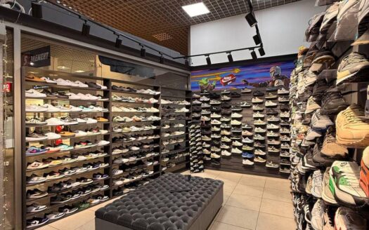 ПРОДАЕТСЯ СЕТЬ МАГАЗИНОВ КРОССОВОК «ROCKET SHOP» В МИНСКЕ